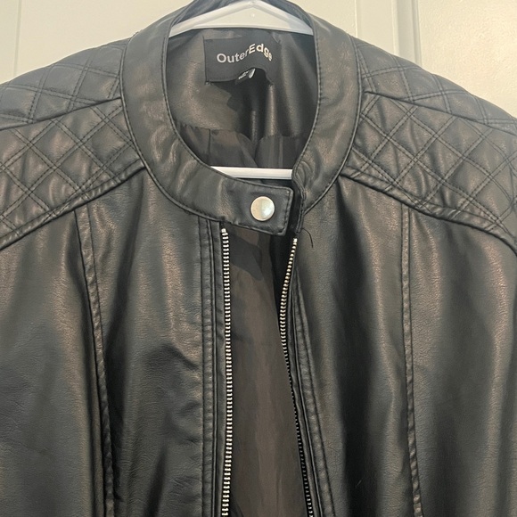 Cutter & Buck Black Quilted Jacket - Picture 5 of 9